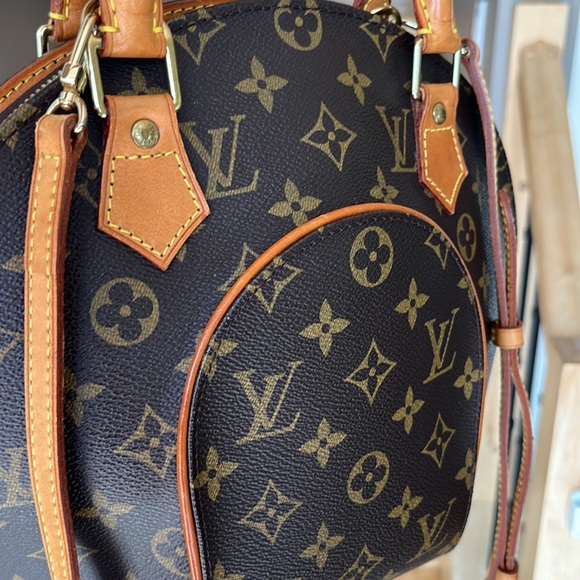 Louis Vuitton Brown and Tan Monogram Bag - Picture 15 of 16